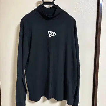 NEW ERA 블랙 터틀넥 T셔츠 XL