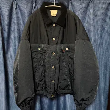 reformed 블랙 나일론 패딩 자켓