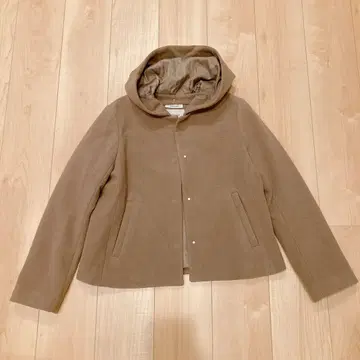 엑스트라 파인 메리노울 혼방 후드 부착 숏코트