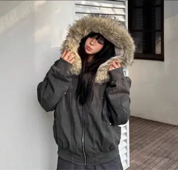 퍼 후드 다크 그레이 다운 자켓