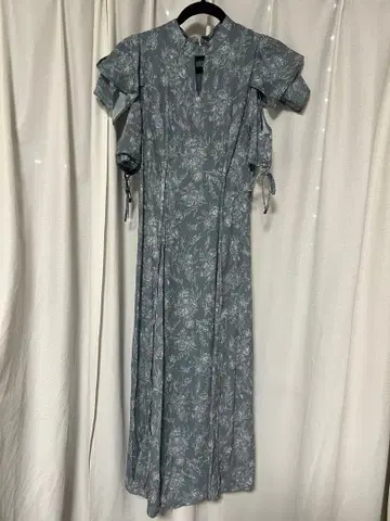 그레이 프릴 소매 롱 원피스