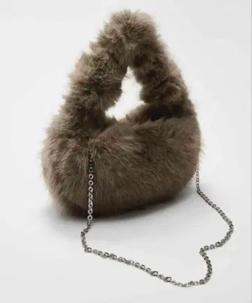 ZARA 브라운 퍼 핸드백 메탈 체인 포함