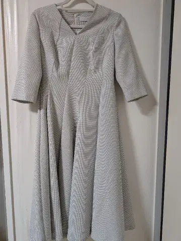 CELFORD 체크 무늬 긴팔 무릎 기장 원피스