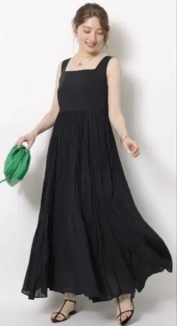 Apuweiser-riche 와셔 플리츠 스퀘어넥 원피스