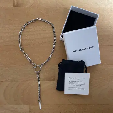 Justine Clenquet Hari choker