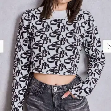 GYDA 패턴 프티 하이넥 니트탑 화이트