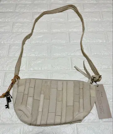 베이지 숄더백 Trideep 미사용 새상품