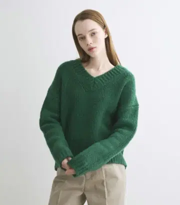 새상품급 트래디셔널 웨더웨어 PERTON 니트 24AW