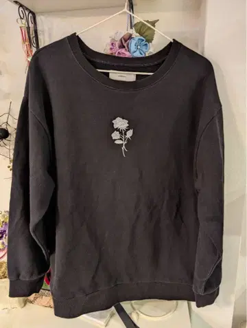 단종 레어 Adher 장미 자수 크루넥 트레이닝복