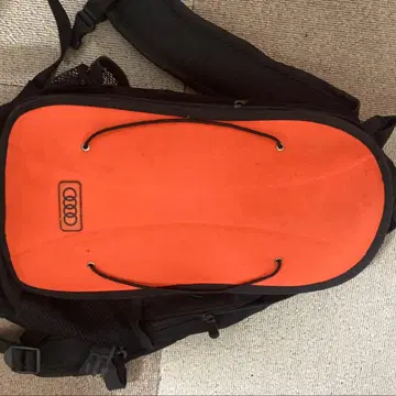 Audi 백팩 오렌지 블랙