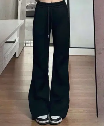 블랙 팬츠. 팬츠 길이 97cm