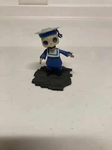 스켈레톤 보이 피규어