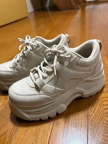 ZARA 통굽 스니커즈 베이지 37