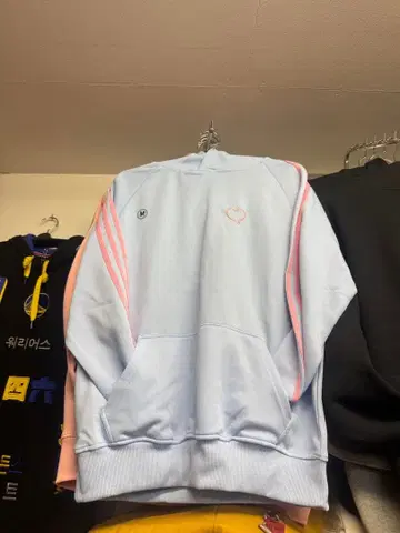 SPREAD THE ALOHA 스카이블루 후드 부착 후드티