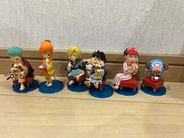 원피스 월드 컬렉터블 피규어 와 컴프 세트