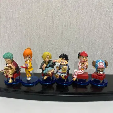 원피스 월드 컬렉터블 피규어 와 컴프 세트