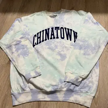 Chaina Town Market Tiedie 크루넥