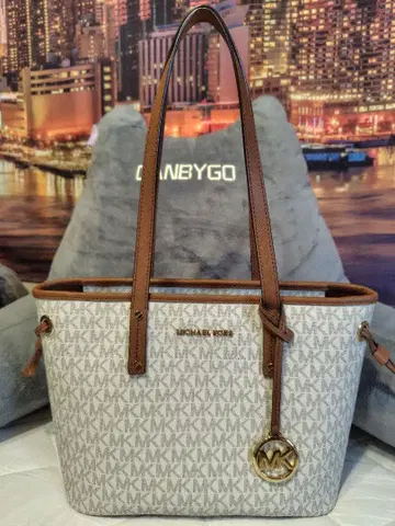 마이클코어스 모노그램 토트백