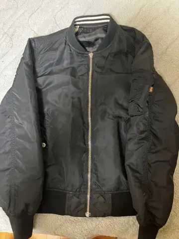 블랙 MA-1 플라이트 자켓 알파 인더스트리즈