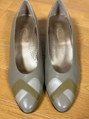 긴자 요시노야 펌프스