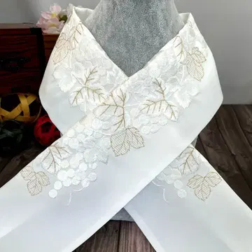 포도가 멋지게 디자인된 화려한 자수 장식용 깃 일본제 새상품