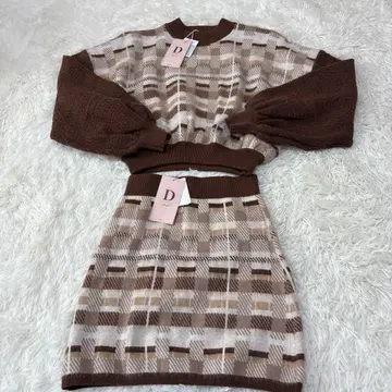 미사용 새상품 Dasich 다리치 트위드 체크 니트 셋업