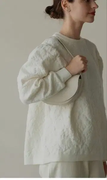 OHGA 플라워 니트 풀오버