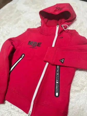 빨간색 후드티 MASTER BUNNY EDITION