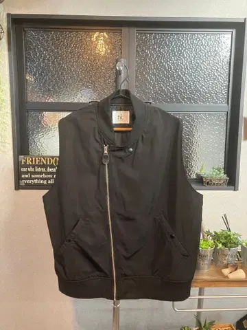 다케오 키쿠치 tk. 블랙 베스트 XL 사이즈 정도