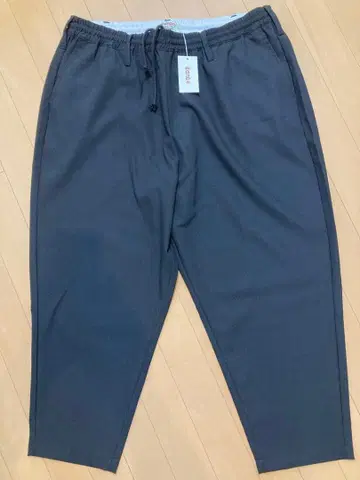 Eanbe 이안베 루즈 보이 팬츠 사이즈 3 블랙 시착만 한 상품