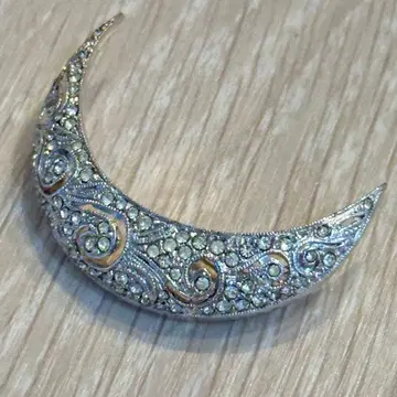 [ 새상품급 ] 초승달 모양 스톤 브로치