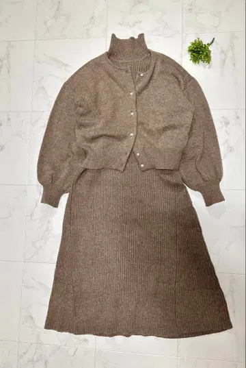 새상품급 가디건+리브 원피스 셋업 쉽스 니트 원피스