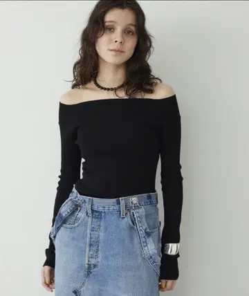 윔 가젯 오프숄더 니트 풀오버