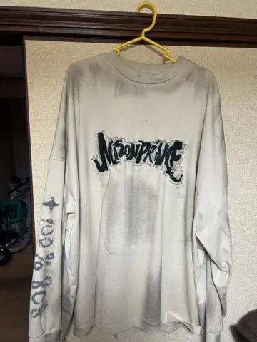 mp studios 데미지 롱T