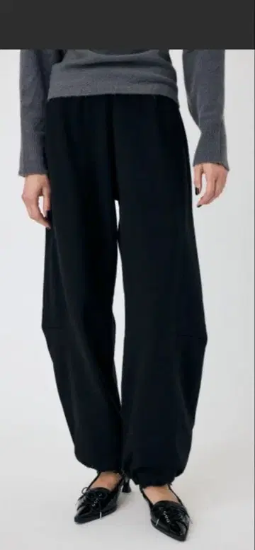 커브 라인 스웨트 팬츠