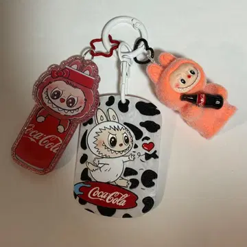 러브브 x 콜라 키링