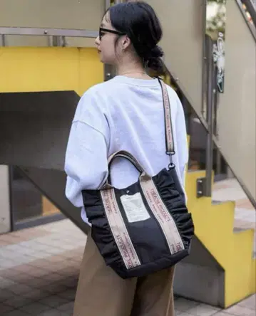 프릭스스토어 x THEATRE PRODUCTS 별주 프릴 백 블랙