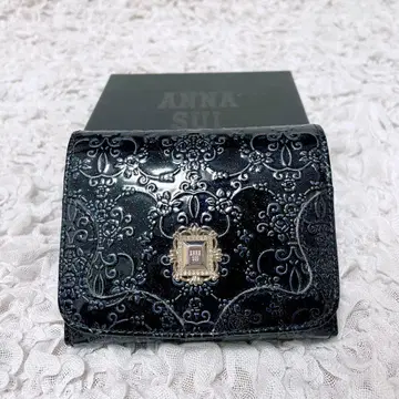 안나수이 루미 접이식 지갑 네이비 에나멜