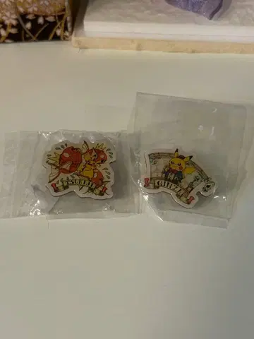 포켓몬 핀 배지 2개 세트