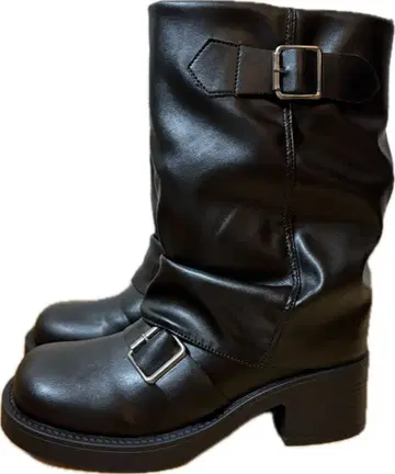 버클 포함 블랙 롱 부츠