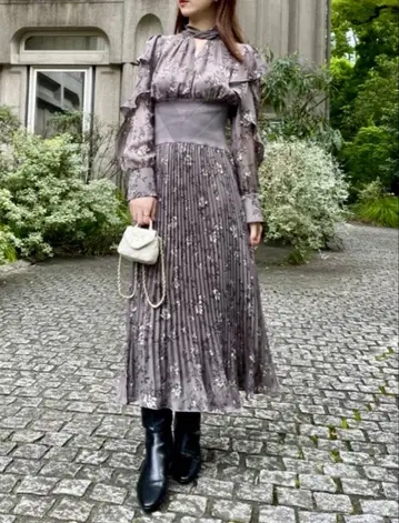 스나이델 허리 리브 프린트 원피스 보타이