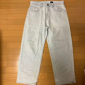 라이트 블루 스트레이트 데님 팬츠