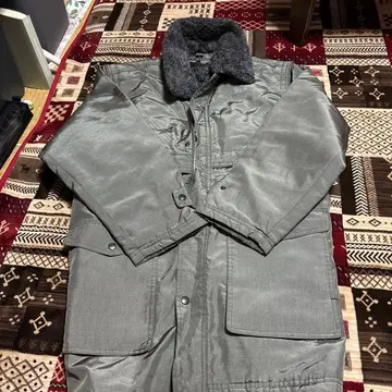 연한 그린 컬러 퍼 옷깃 자켓 M 사이즈