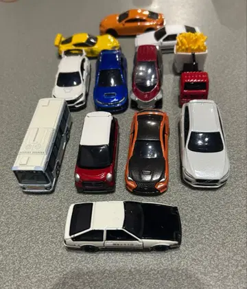 5 토미카 9대와 기타 3대의 총 12대 세트 중고 상자 없음