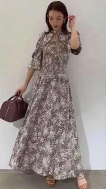 snidel 데콜테 오픈 원피스