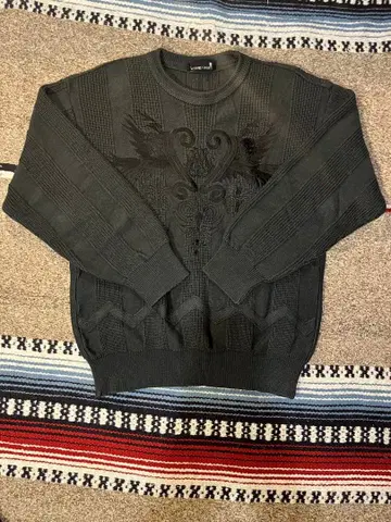 LAMBAMOR 다크 그린 크루넥 니트 스웨터