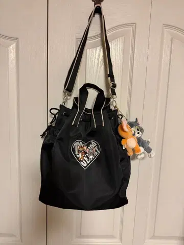 톰과 제리 숄더백 블랙 새상품