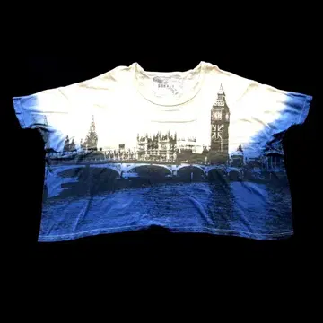영국 빅벤 패턴 티셔츠