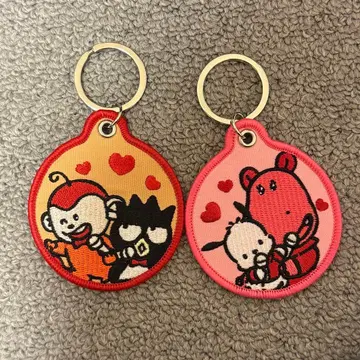 타베코 동물 x 산리오 캐릭터즈 트레이딩 자수 키링 2세트