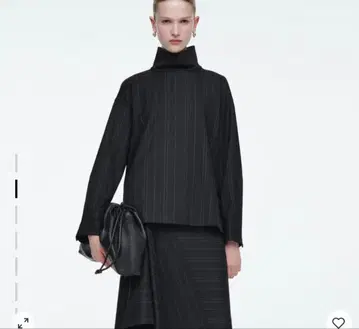 COS 스트라이프 하이넥 긴팔 셔츠